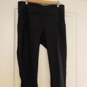 Lululemon tights black size 10 cropped